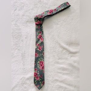 Multicolored tie (grey base) from Express